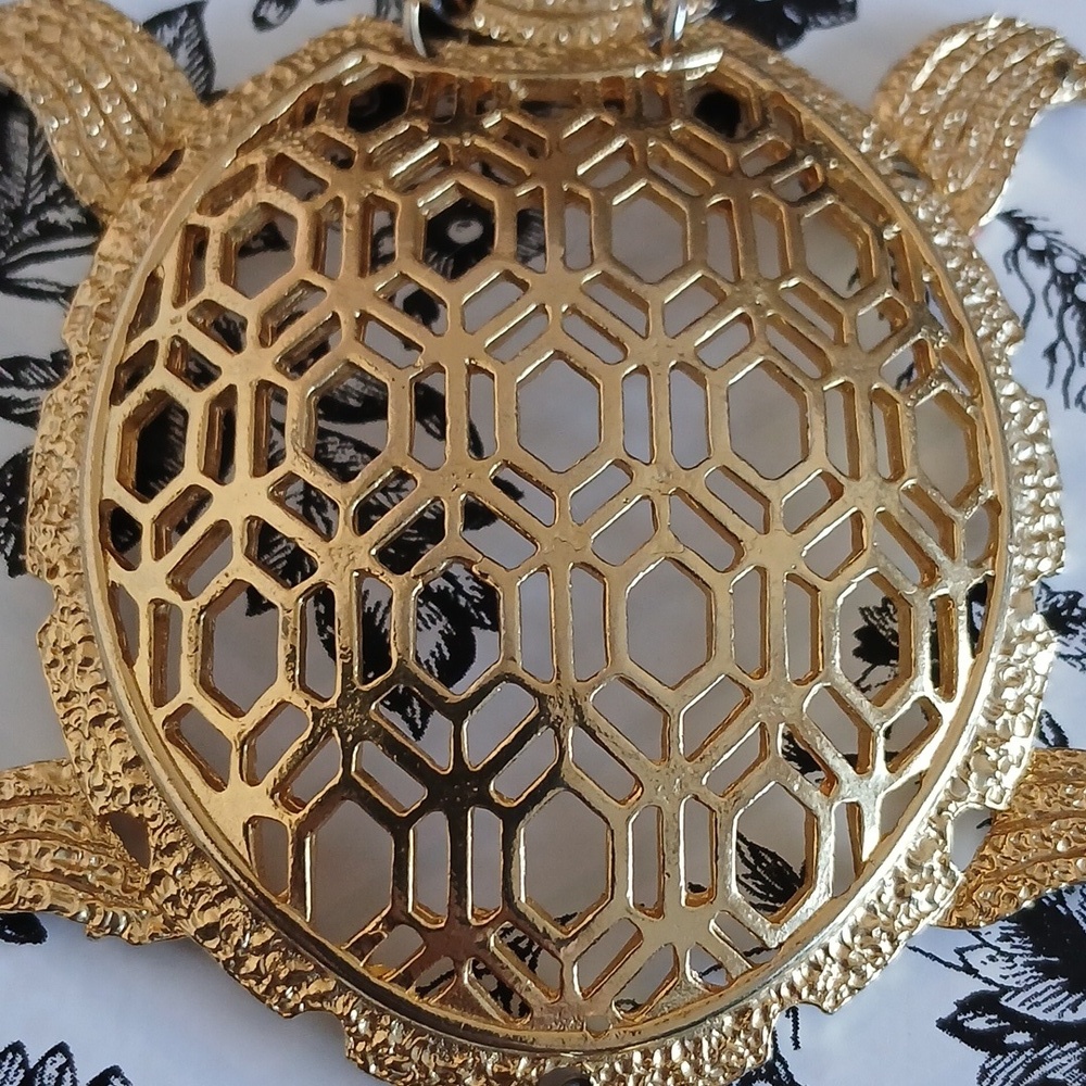 Vintage Large Intricate Animal 3 Strand Goldtone Turtle Statement Necklace - Picture 12 of 12